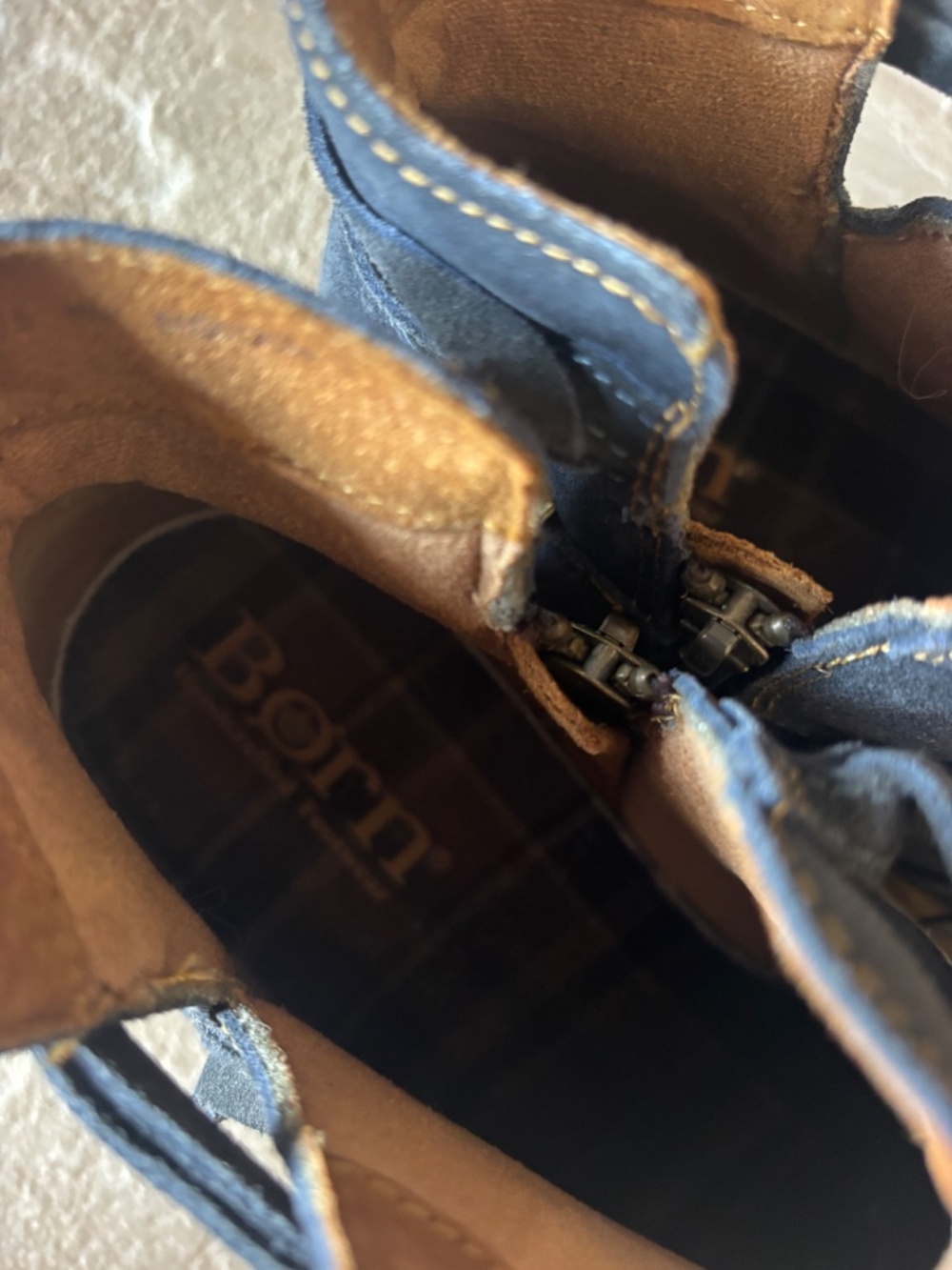 BORN boots - Picture 2 of 4
